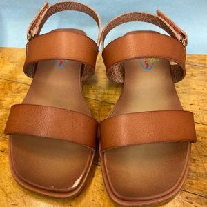 Girls sandals